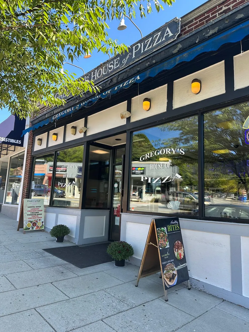 Gregory's House of Pizza storefront on Leonard Street